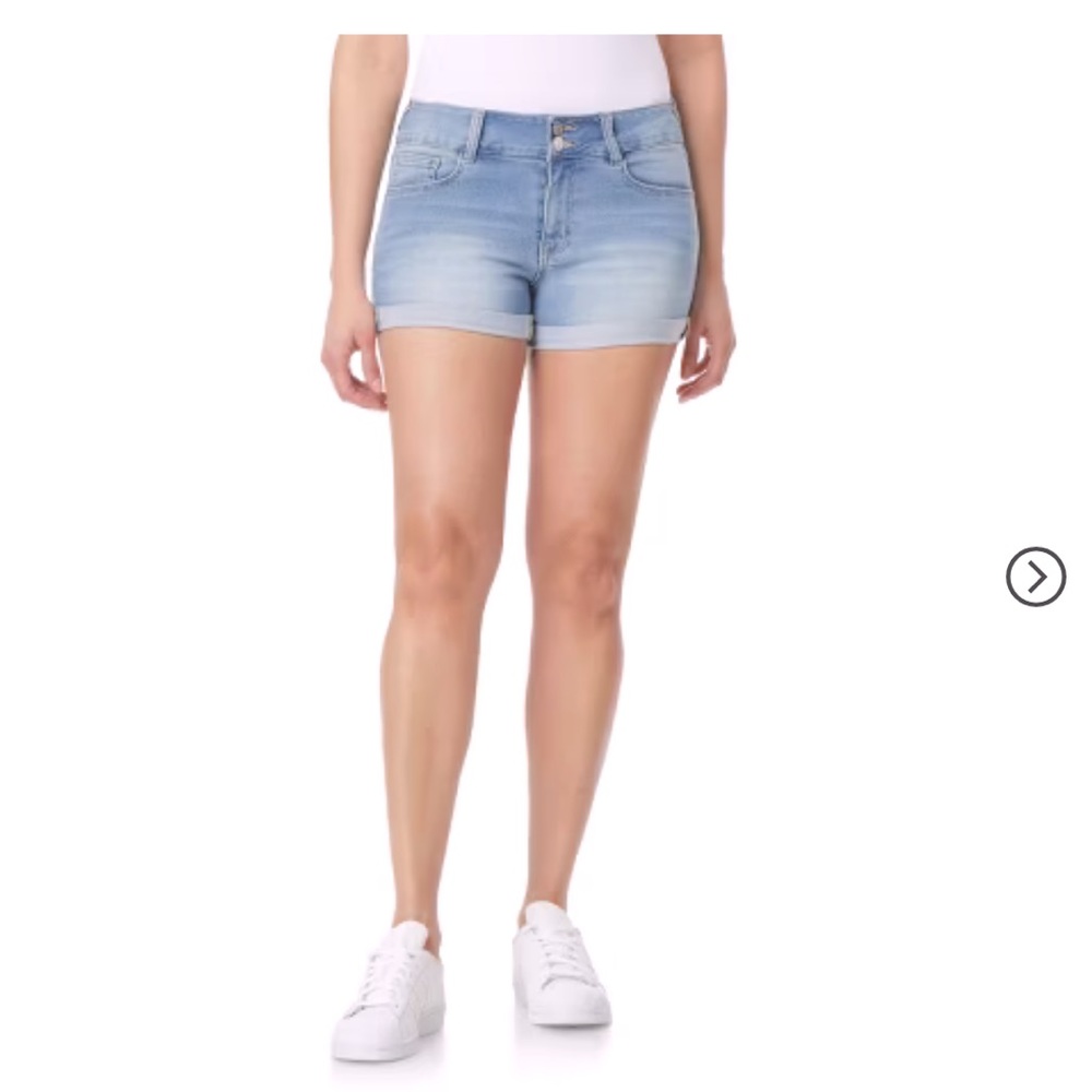 NWT! Wallflower Womens Feisty Curvy Low Rise Blue Denim Cuffed Shorts JR Sz 1/25